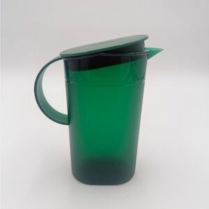 Tupperware 2 Cup Mini Pitcher w/ lid Syrup Creamer Milk Kids Dark Green